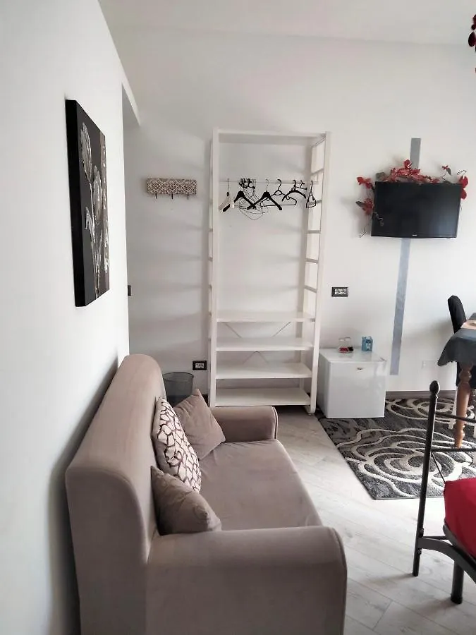 I Fiori Bed & Breakfast Quartu SantʼElena 0*,