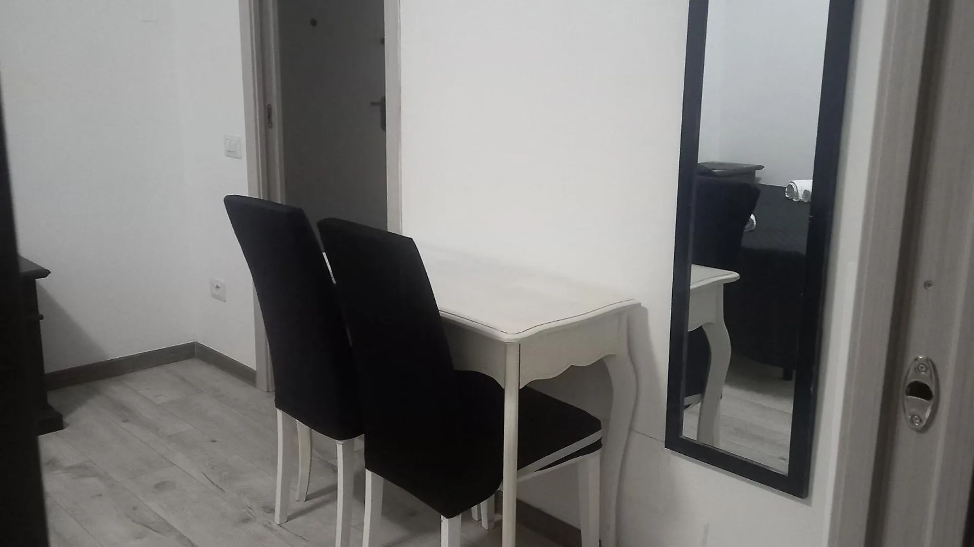 I Fiori Bed & Breakfast Quartu SantʼElena 0*,  İtalya